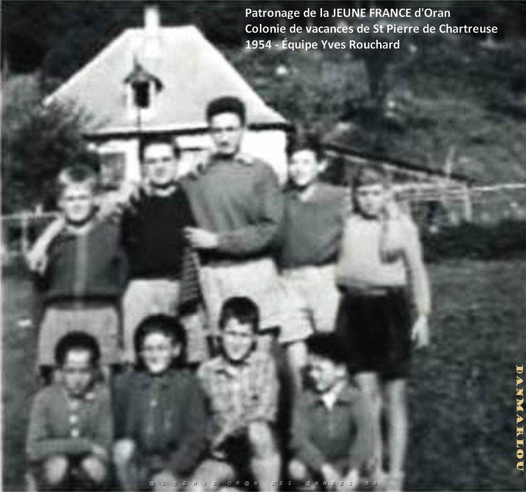 COLO JEUNE FRANCE 1954 equipe Yves Rouchard.jpg